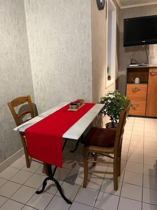 Le Clos Du Chateau Rouge 3* Avec Parking Securise *